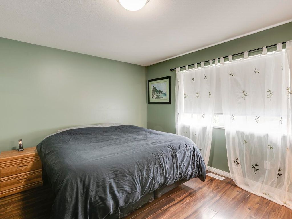 listing image 1104062996977037812
