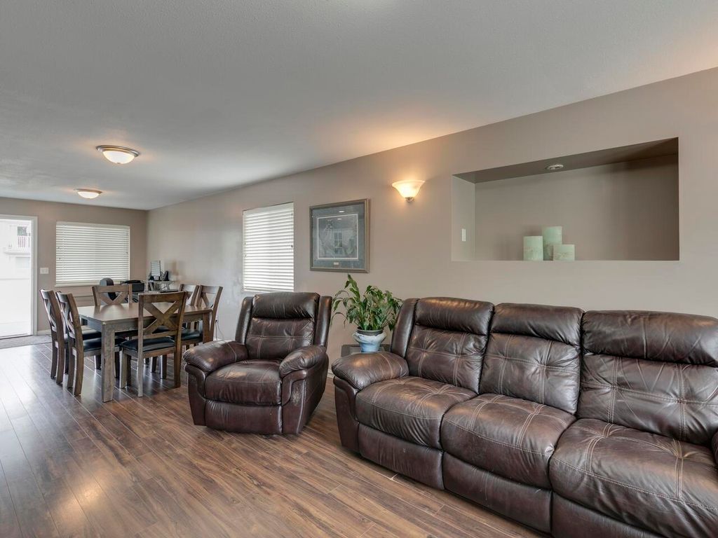 listing image 1101447977220842350