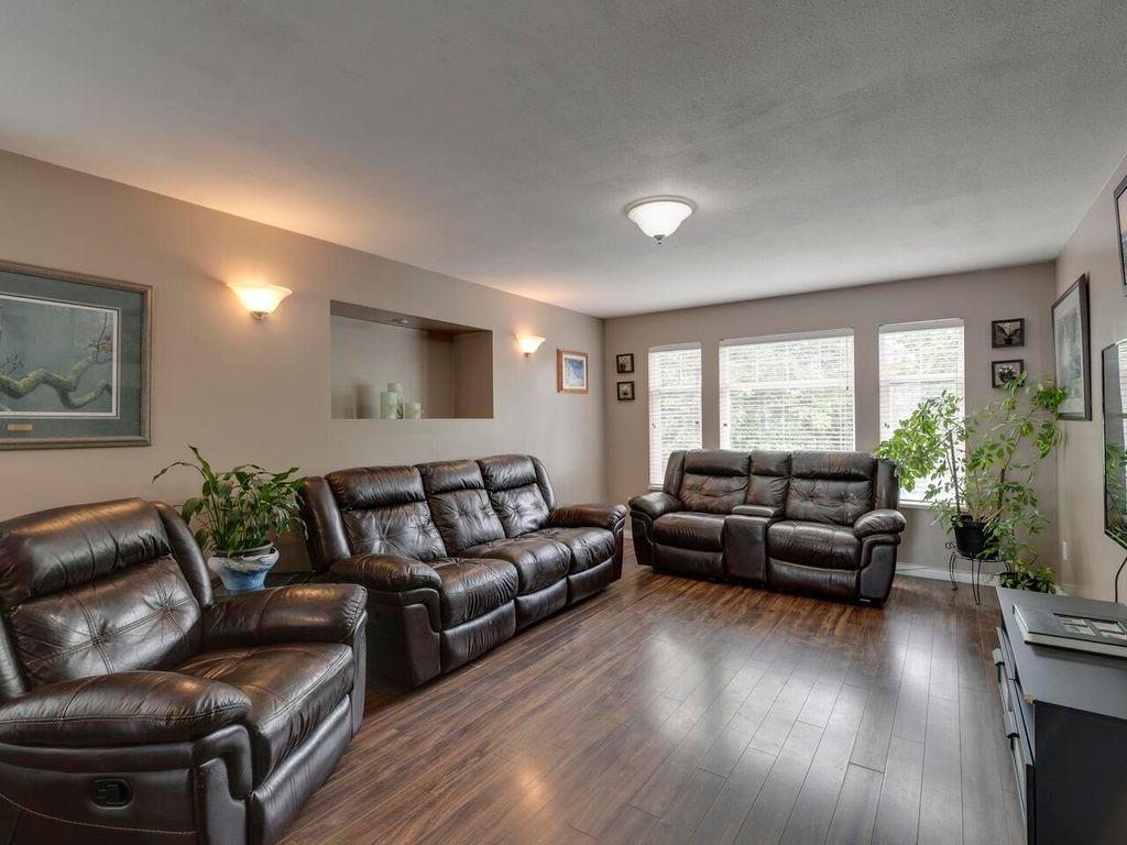 listing image 1101548964366701838