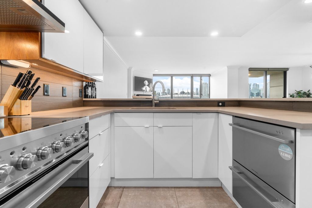 listing image 1103091627703726599