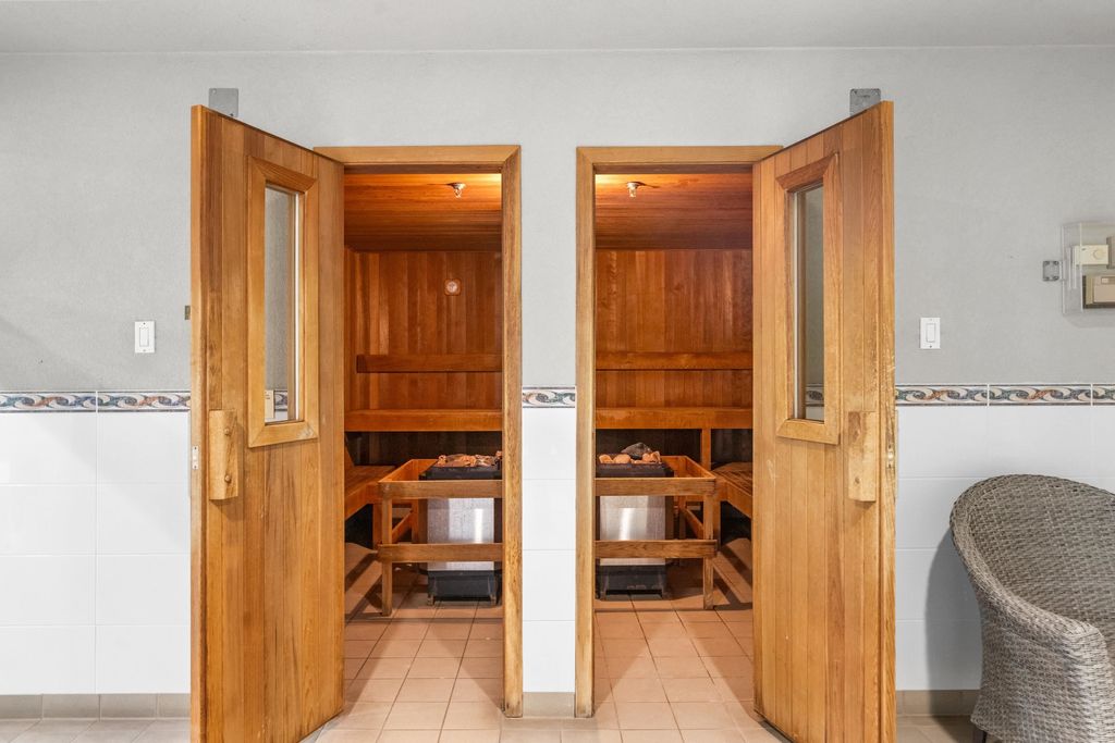 listing image 1106345500150797498