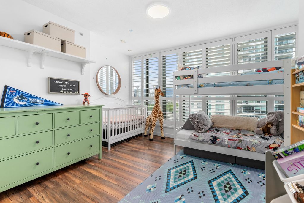 listing image 1107493551757041300