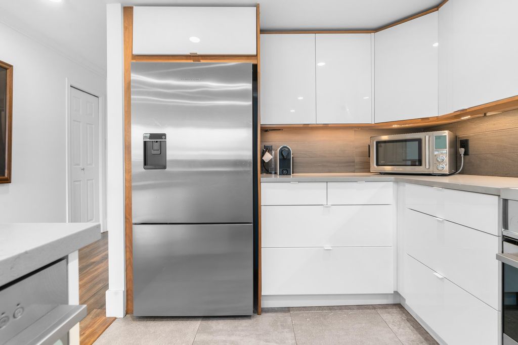 listing image 1107478930160295699