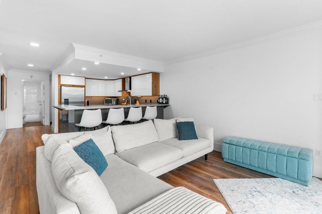 listing image 1106861930385323002
