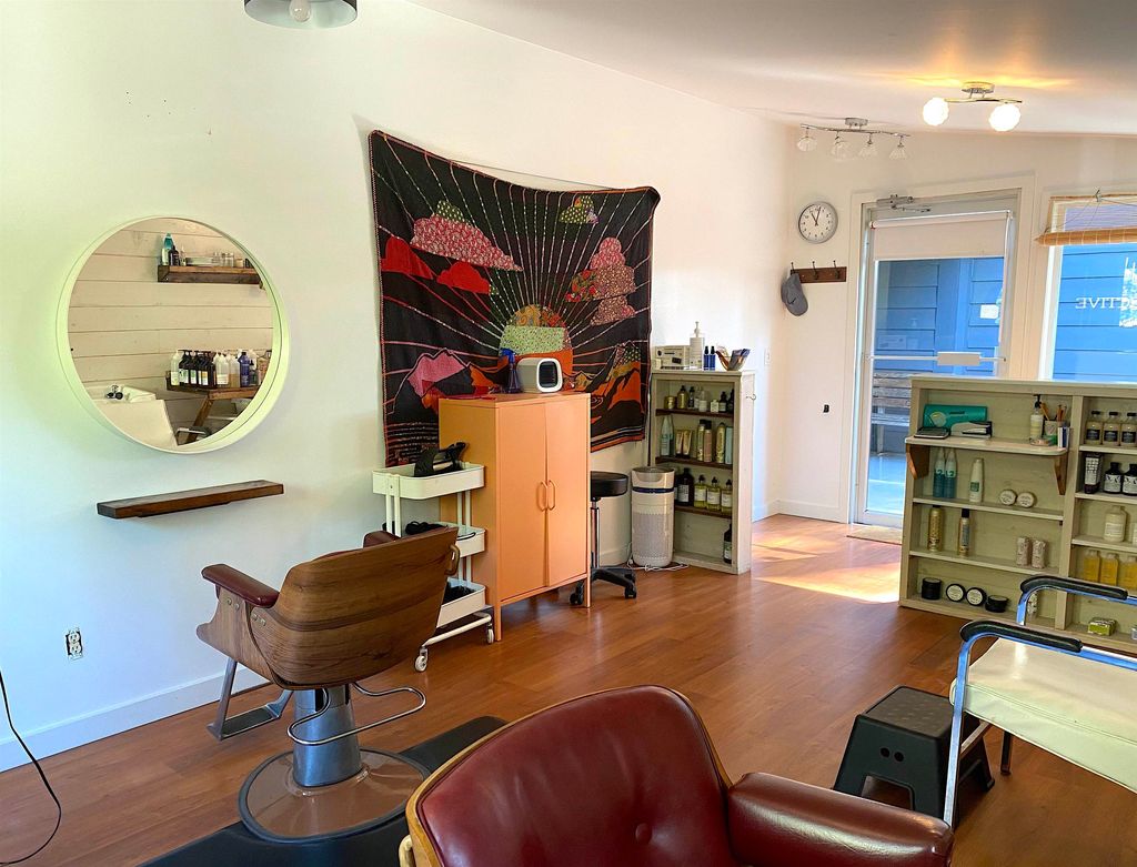 listing image 1106498482849523318