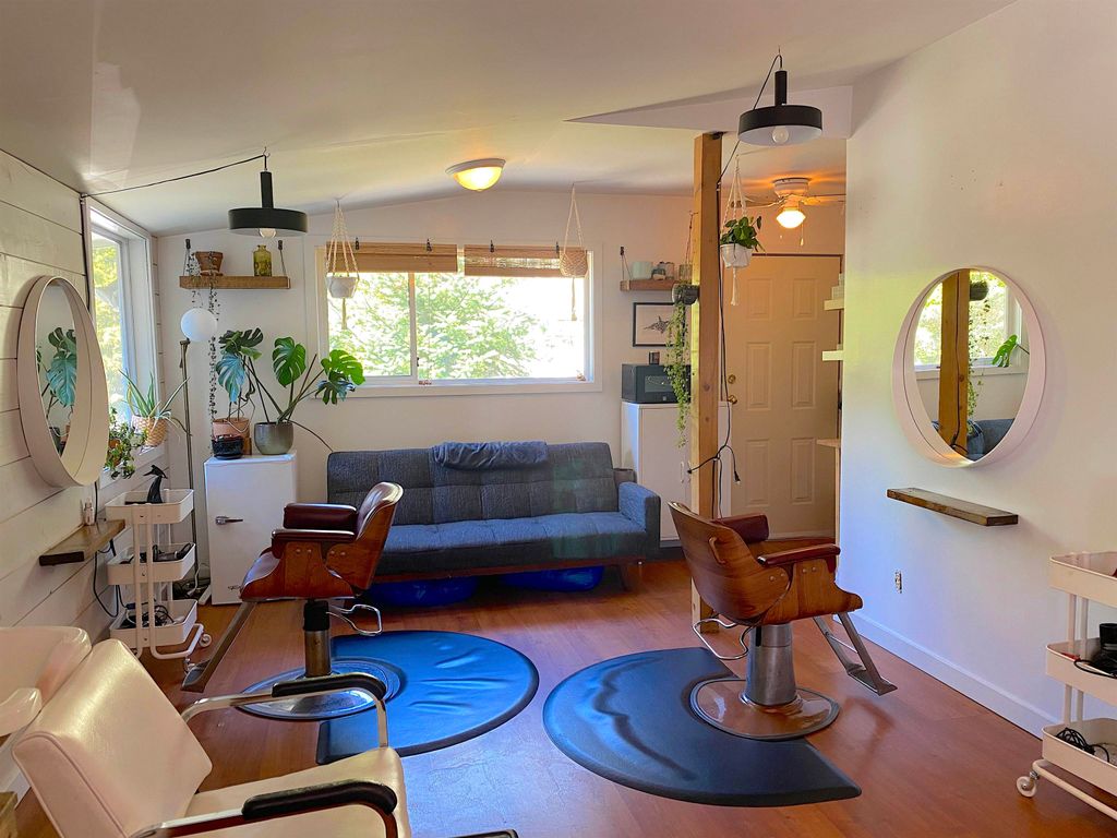 listing image 1107349020973199745