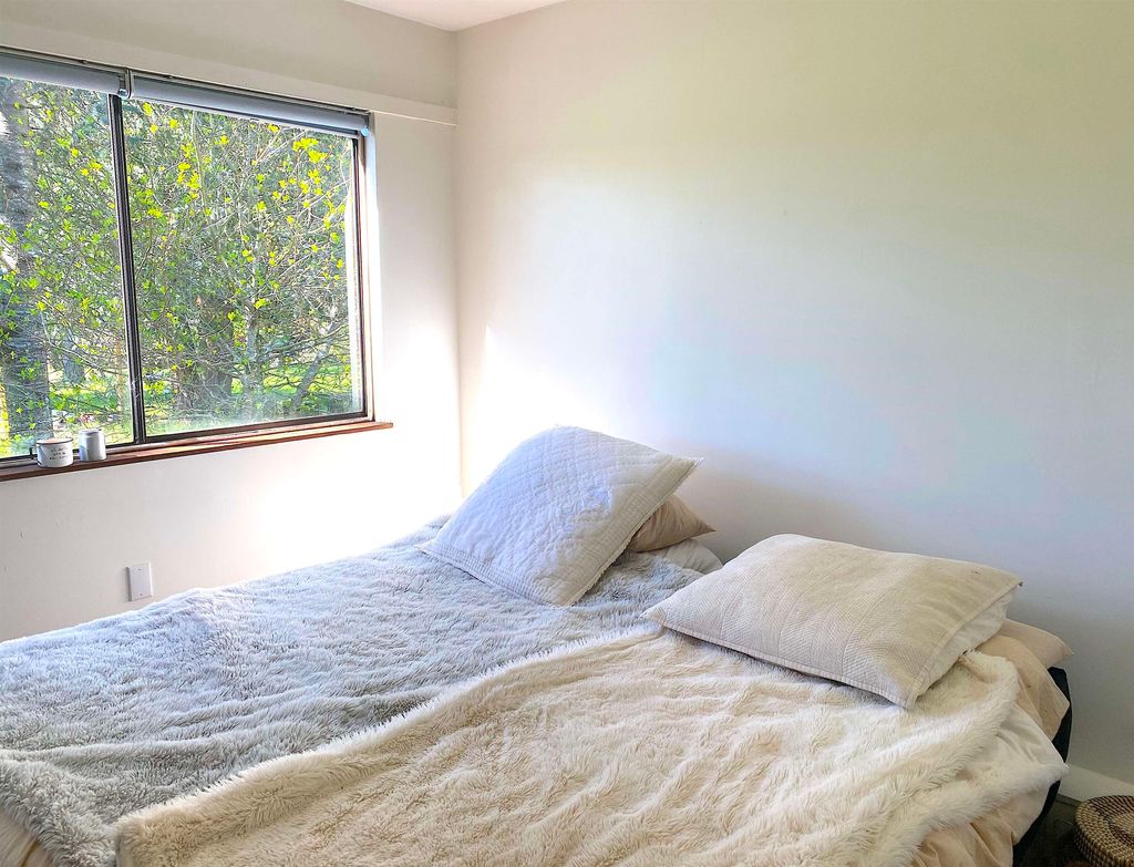 listing image 1108834802063953376