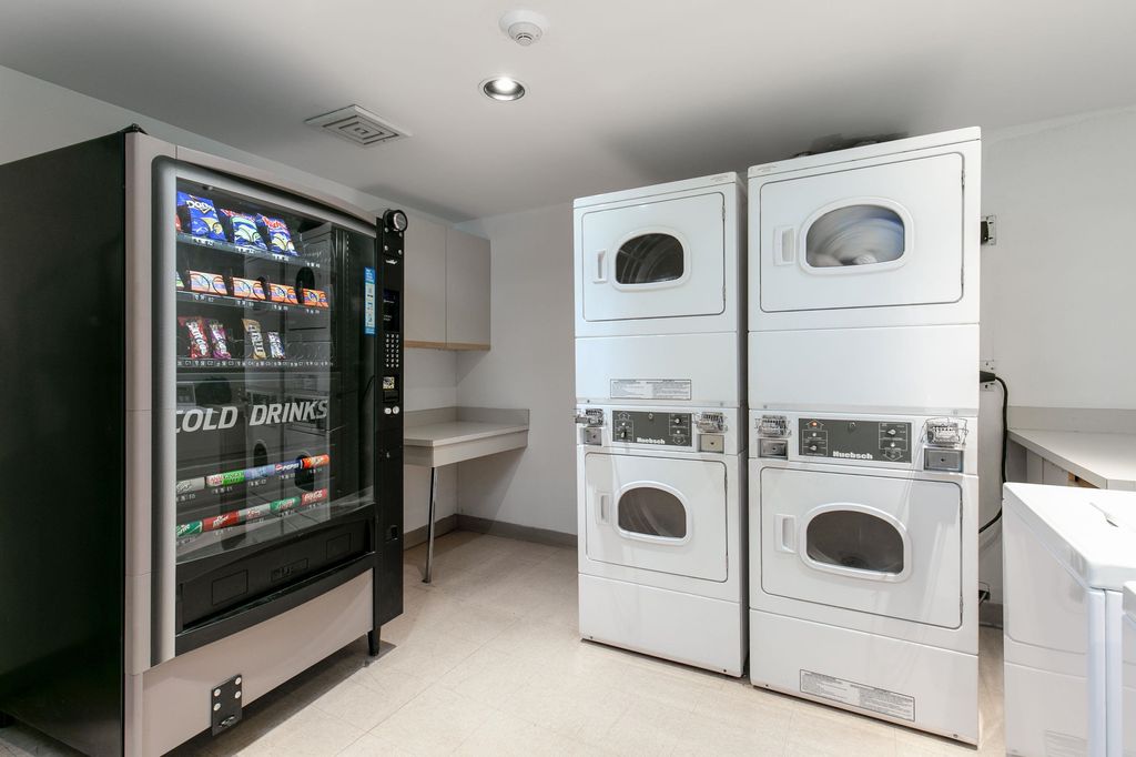 listing image 1106294583468847221