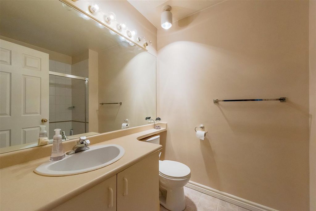 listing image 1108248479874126594