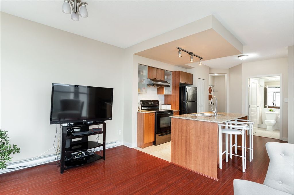 listing image 1105983328043256777