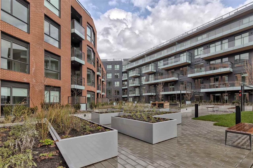 listing image 1100549748949203776