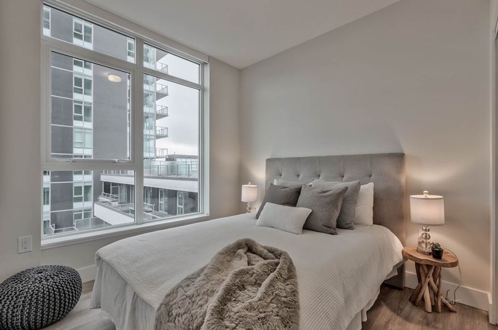 listing image 1107923366636381965