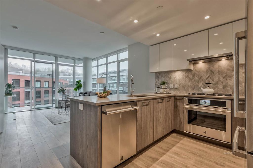 listing image 1109866993883744951