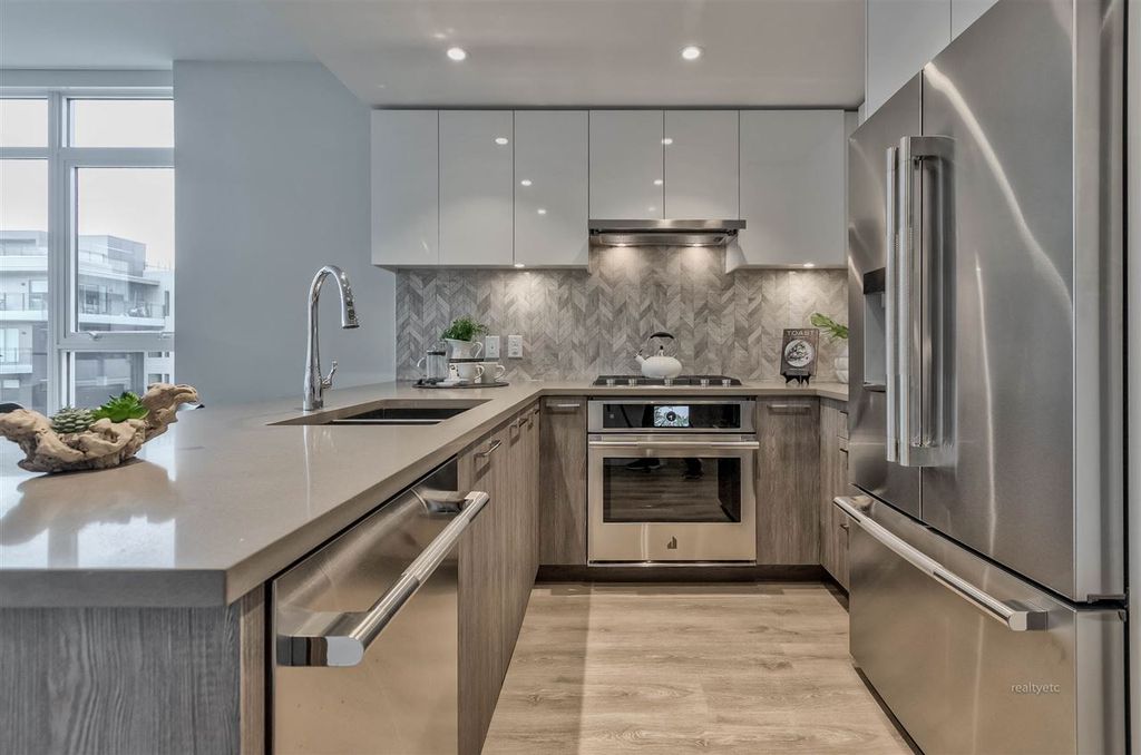 listing image 1101074500999041575