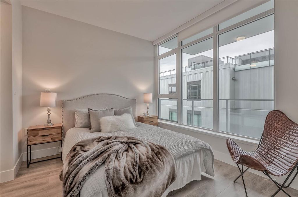 listing image 1107154249511273529