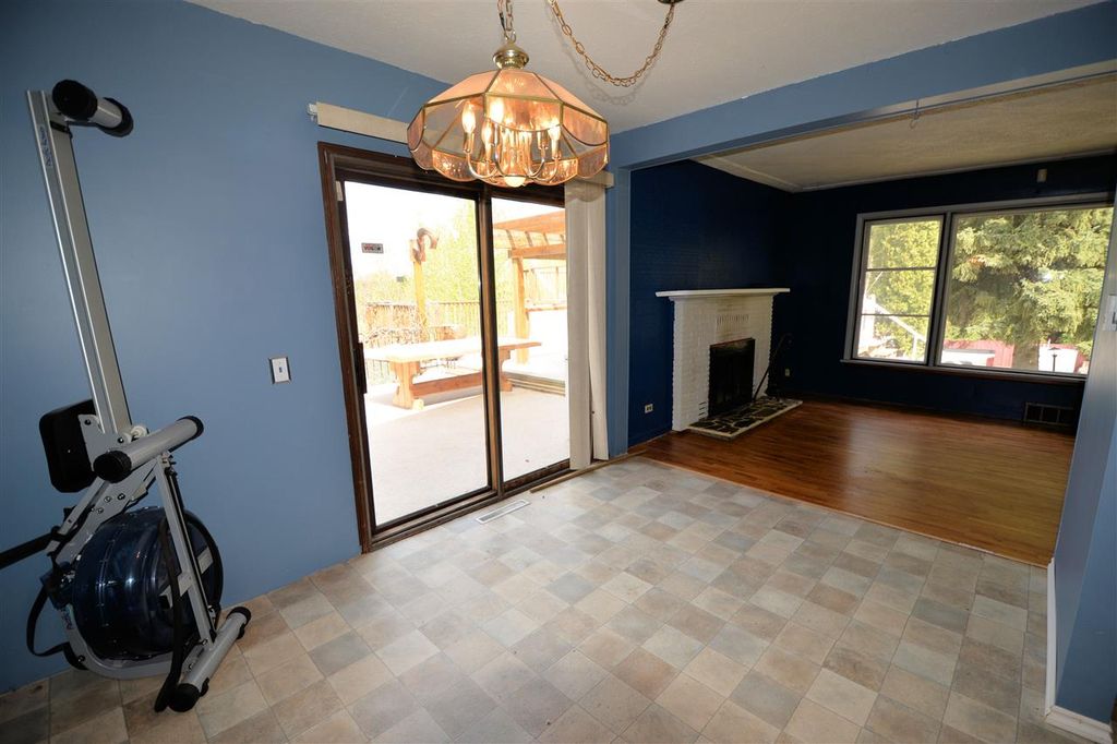 listing image 1109221332965283256