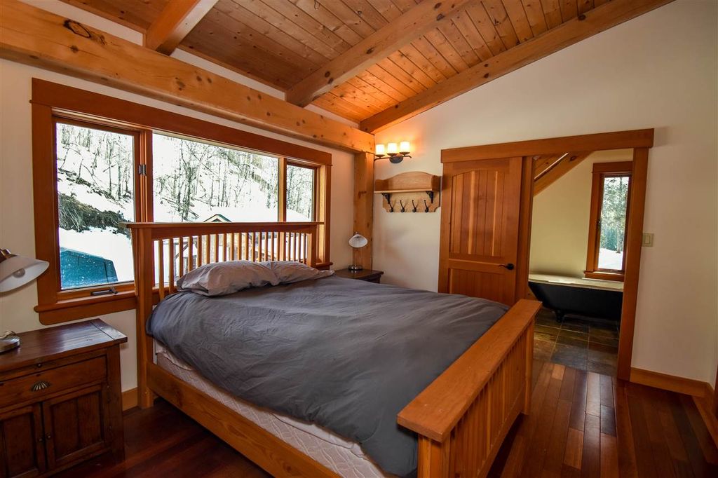 listing image 1107999915703989418