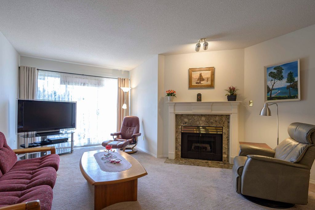 listing image 1104396872751855869