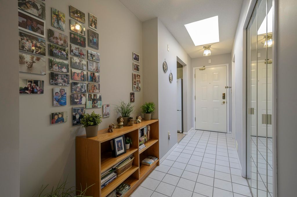 listing image 1103651132743116788