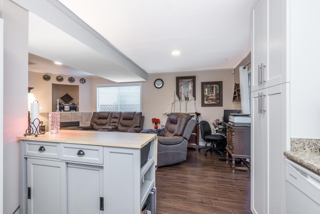 listing image 1109725749193533447