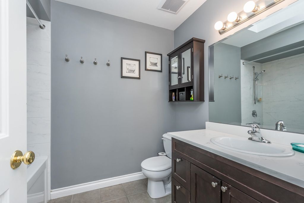 listing image 1101889657036326464