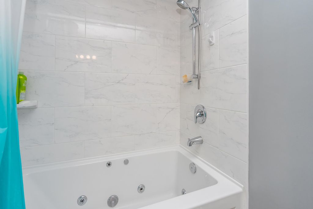 listing image 1109027906301421369