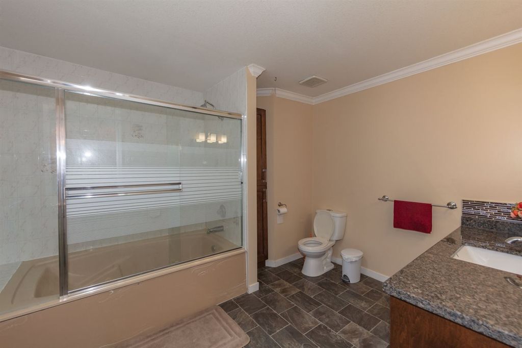 listing image 1105337417295804184