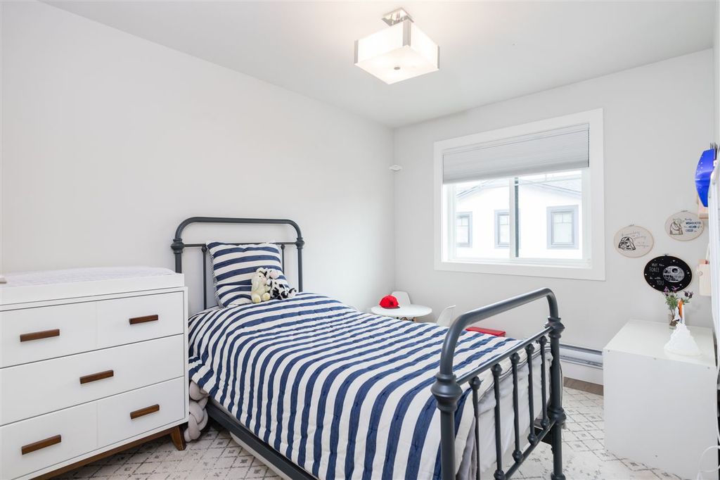 listing image 1103127899579121731