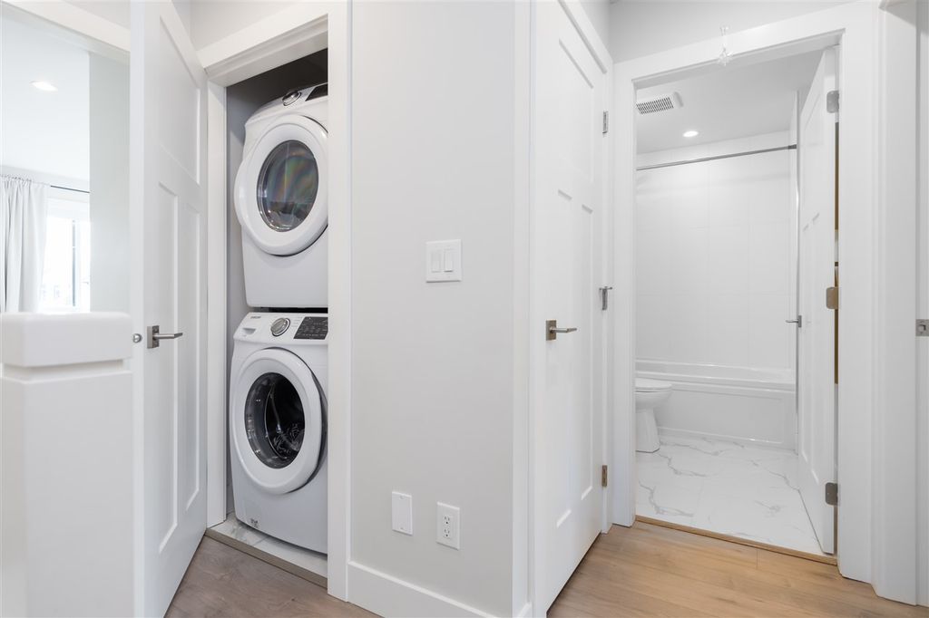 listing image 1104556325199601449