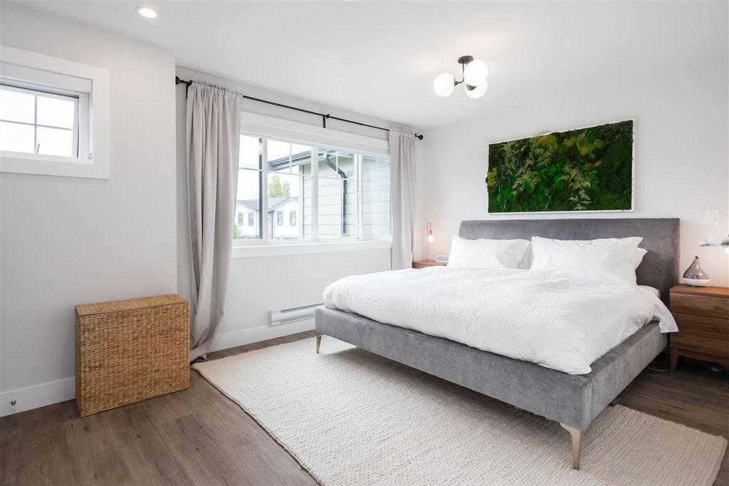 listing image 1105828729365328510