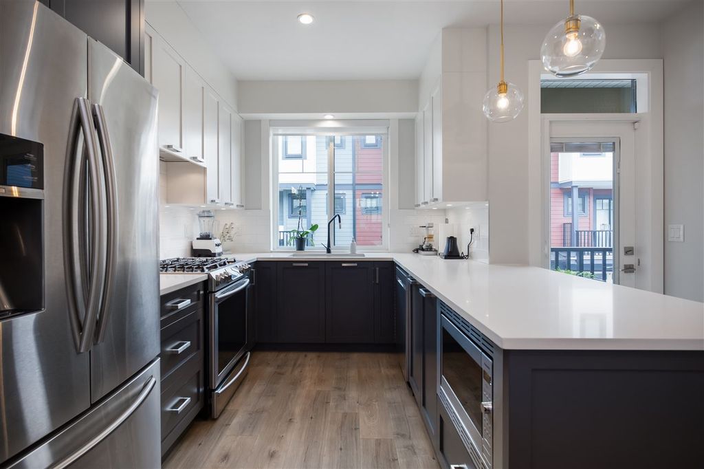 listing image 1101055333462461821