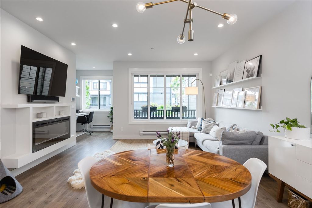 listing image 1102563166214045651