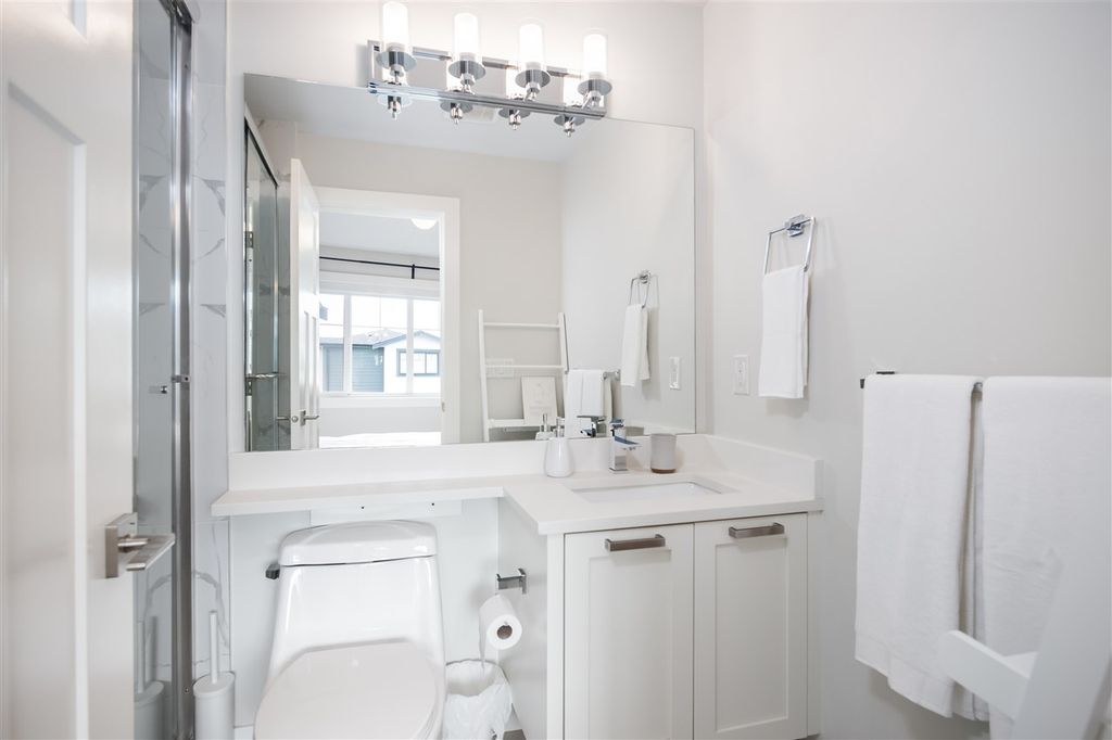 listing image 1105425378759441807