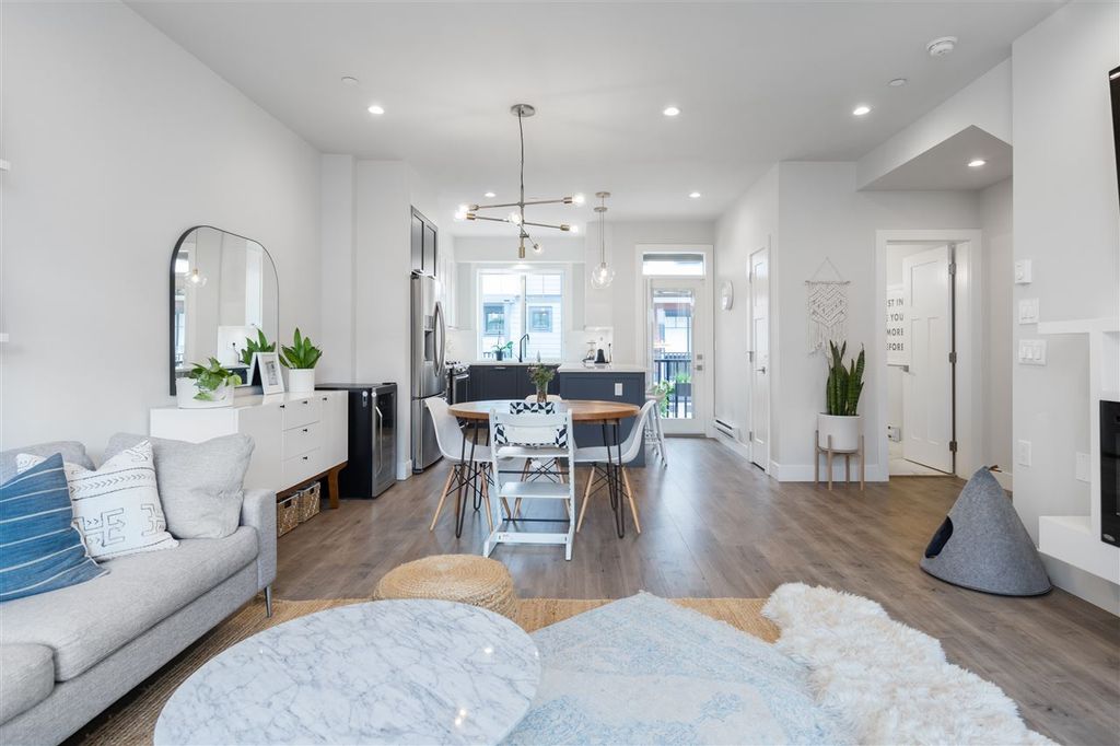 listing image 1101835223362247725