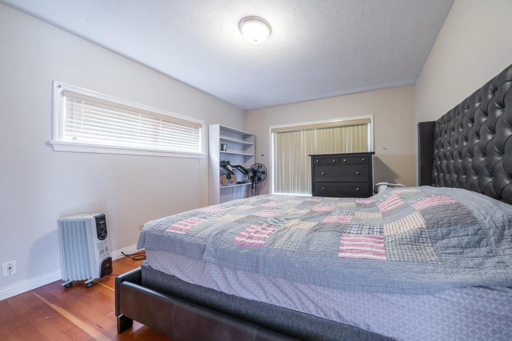 listing image 1109136827886954478