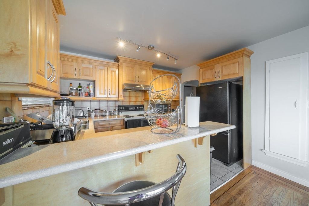 listing image 1104150052914281690