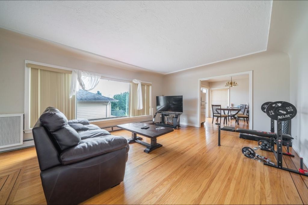 listing image 1109241365487994866