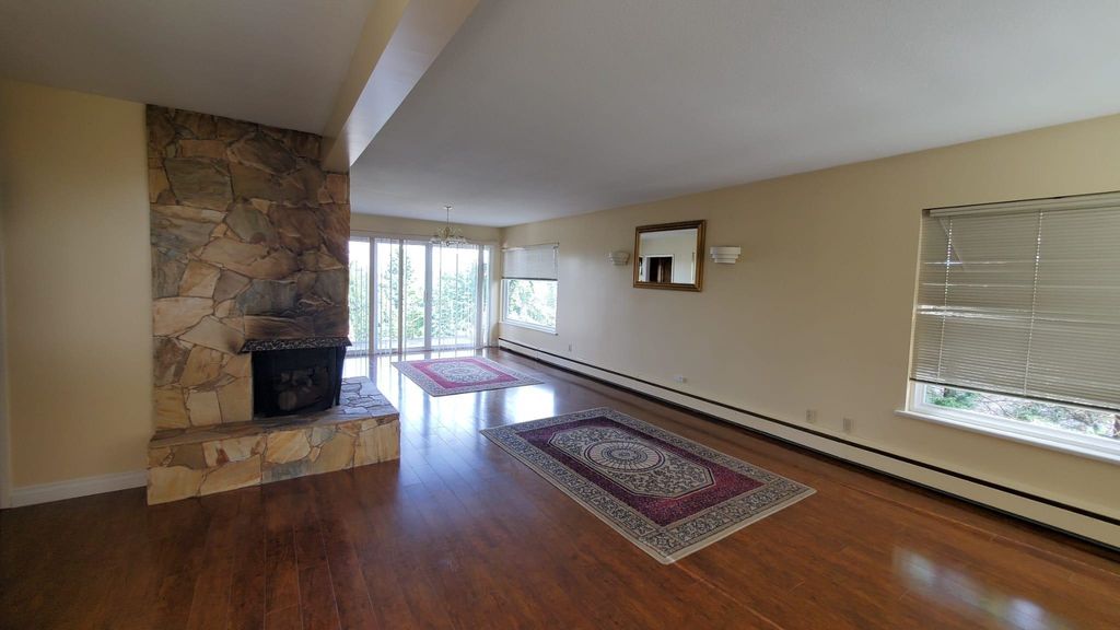 listing image 1102661465187683312