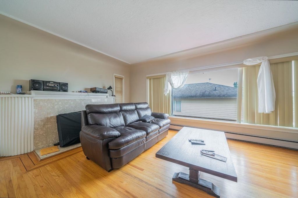 listing image 1106290367187642266