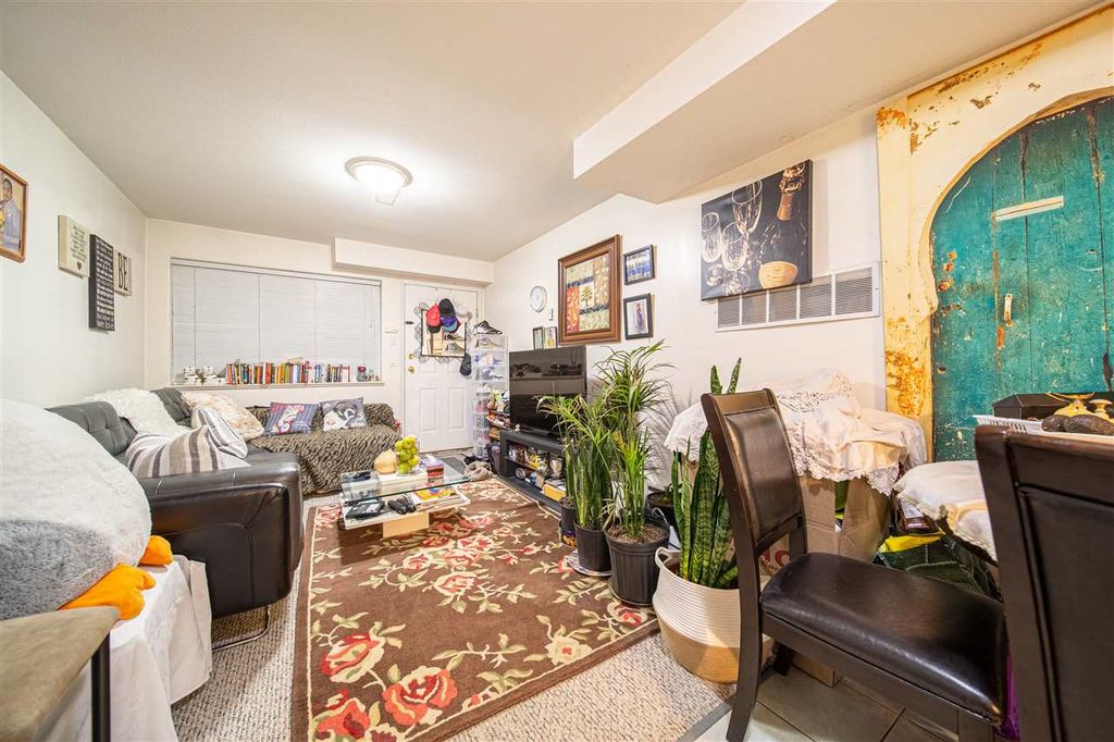 listing image 1103256425122333354