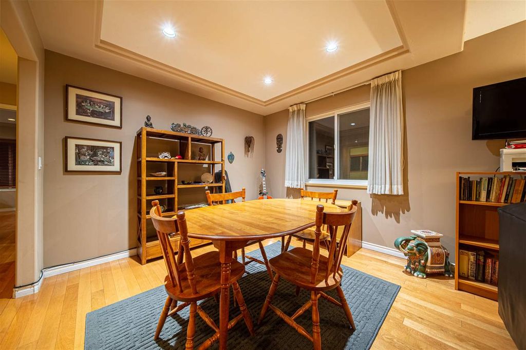 listing image 1102938820342394850