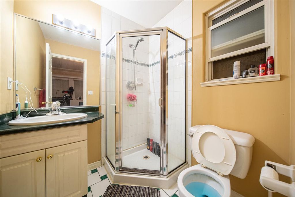 listing image 1105839352126731681