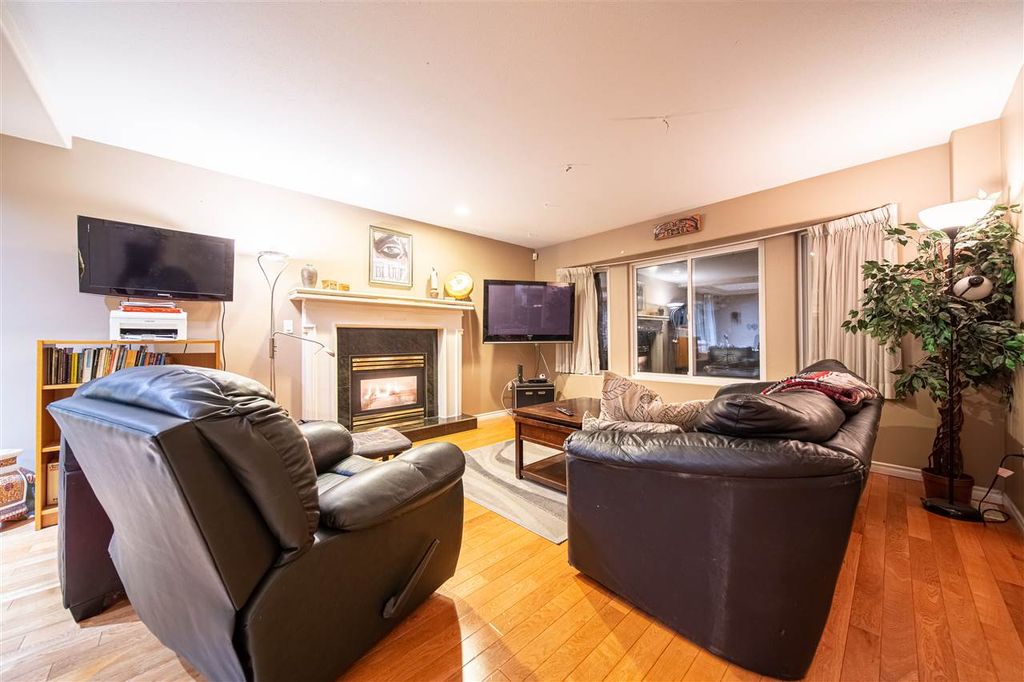 listing image 1103264894306157211