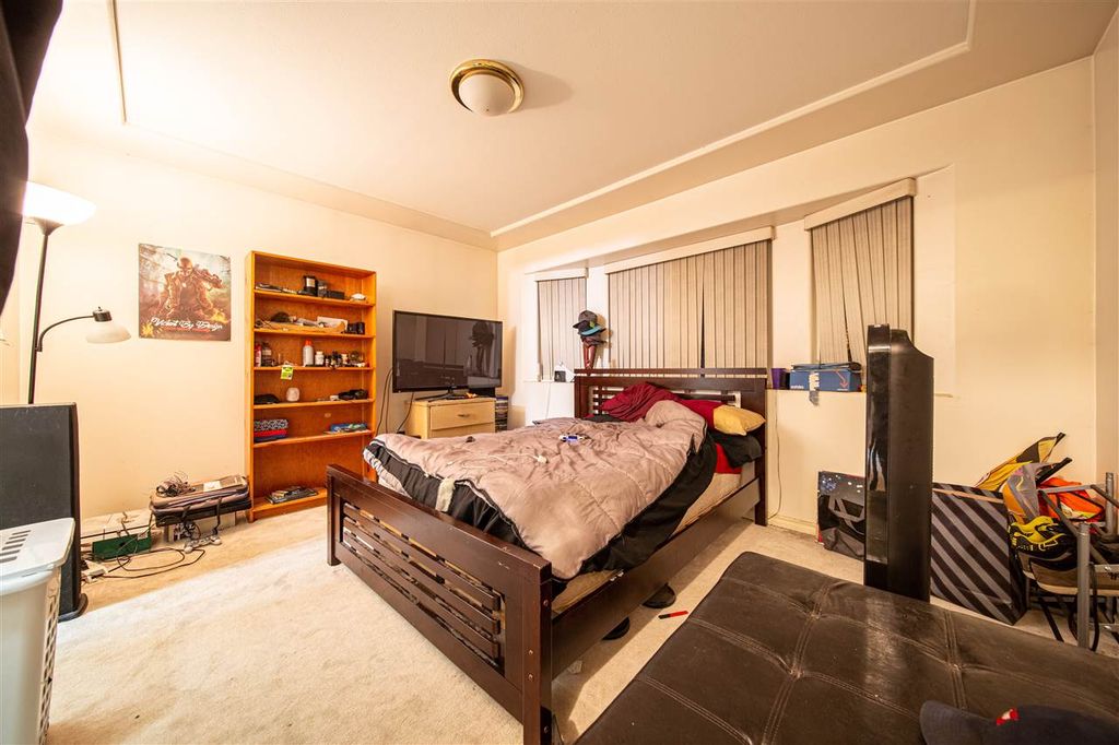 listing image 1101838279801095118