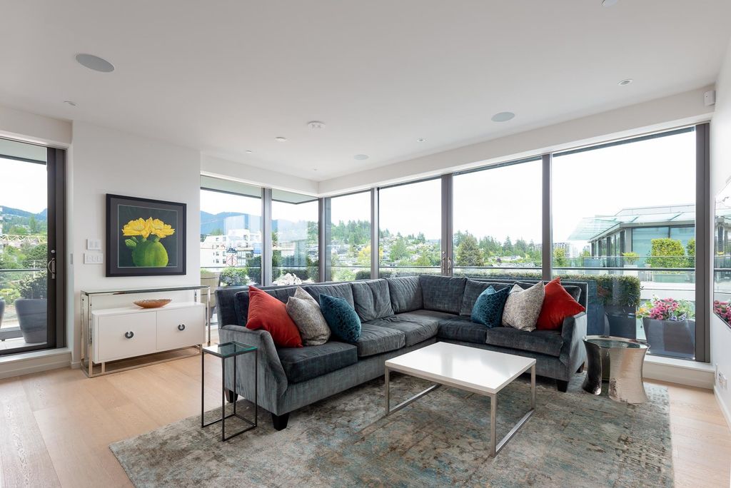 listing image 1102365408459998636