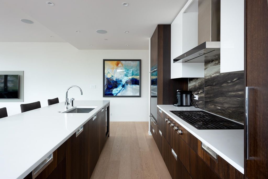 listing image 1104555029193405374