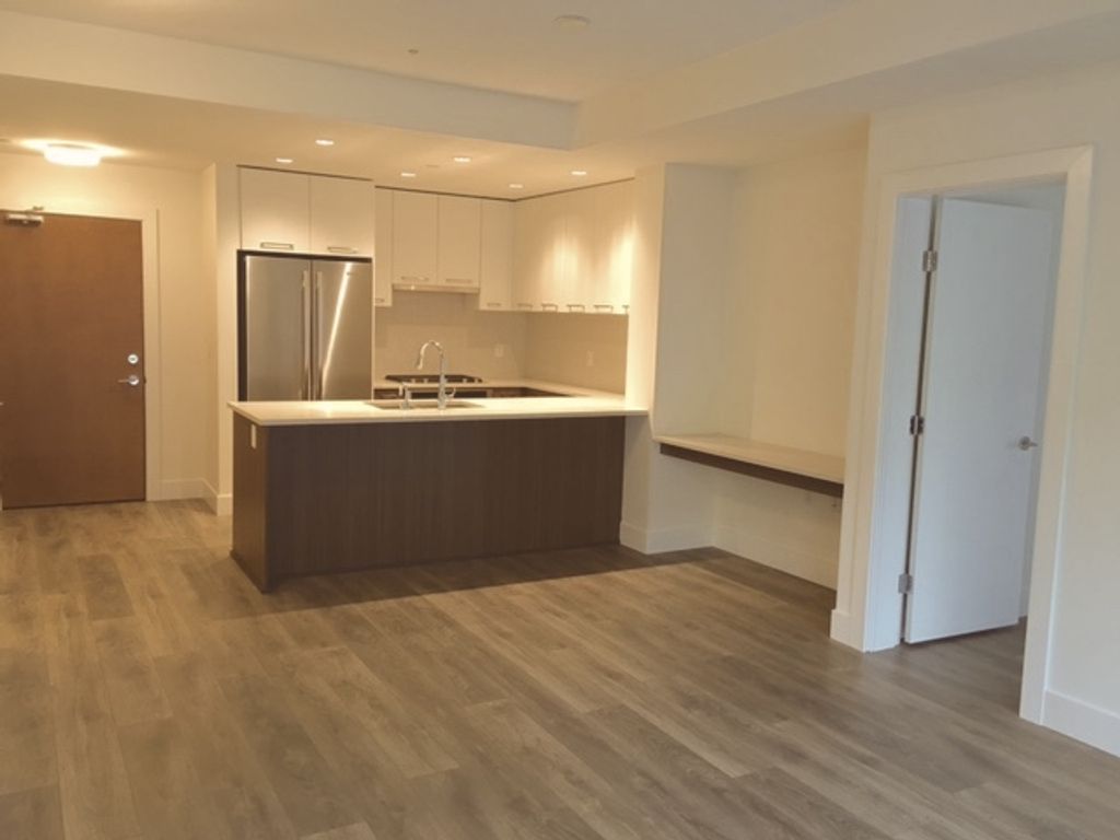 listing image 1106797453428630269