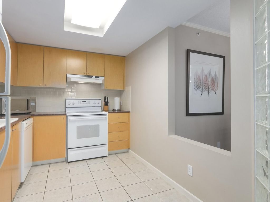 listing image 1104519184205759434
