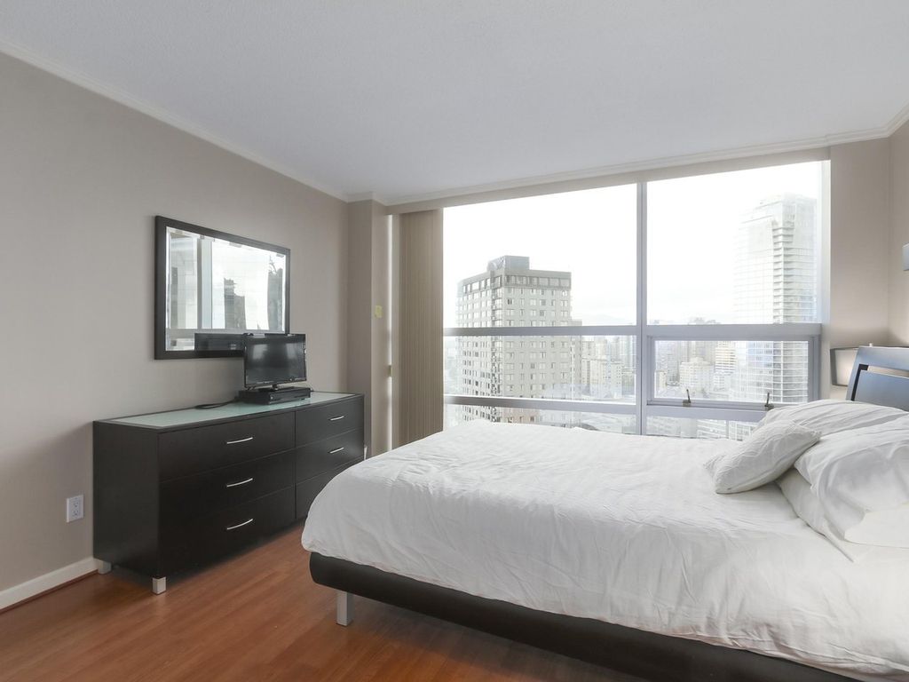 listing image 1102855743660285751