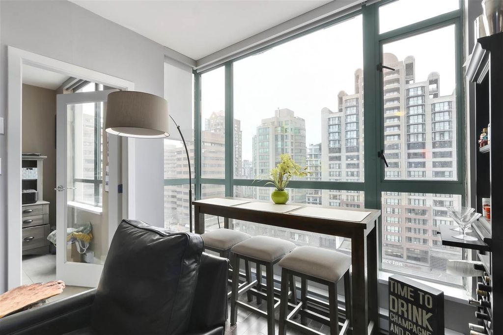 listing image 1106106842718376969